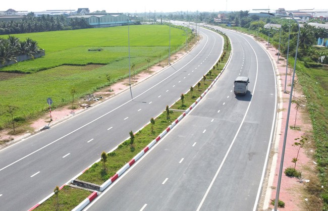 Cuối năm 2023, thông xe dự án đường Vành đai TP Tân An (Long An) - Ảnh 1.