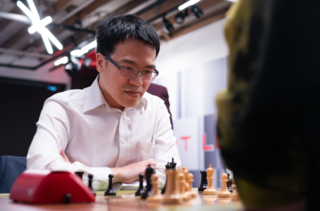 Lê Quang Liêm thăng hoa trong đoạn kết Grand Chess Tour 2023, nhận gần 550 triệu đồng - Ảnh 2.