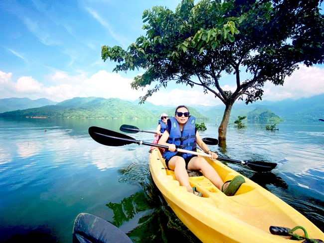 Giải đua thuyền Kayak trên hồ sông Đà năm nay có gì thú vị? - Ảnh 3.