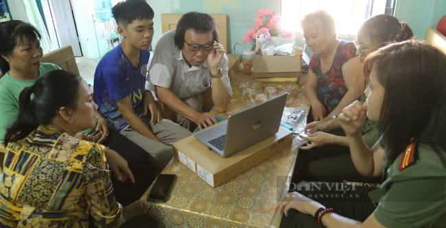 Báo Nông Thôn Ngày Nay/ điện tử Dân Việt tặng quà cho học sinh nghèo học giỏi ở Ninh Thuận - Ảnh 4.