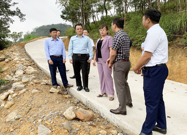  Thường trực UBND tỉnh Lào Cai kiểm tra kết quả triển khai Chương trình mục tiêu quốc gia tại Mường Khương - Ảnh 1.