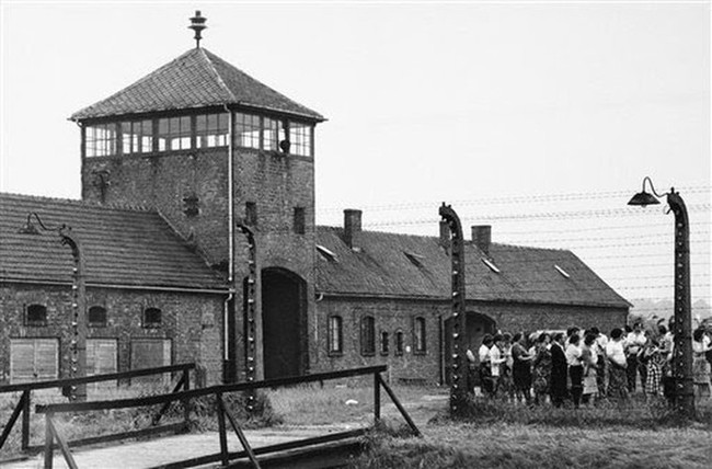 Sự thật chấn động chưa tiết lộ về thảm họa diệt chủng Holocaust - Ảnh 5.