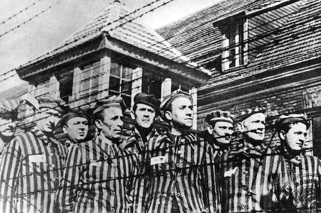 Sự thật chấn động chưa tiết lộ về thảm họa diệt chủng Holocaust - Ảnh 6.