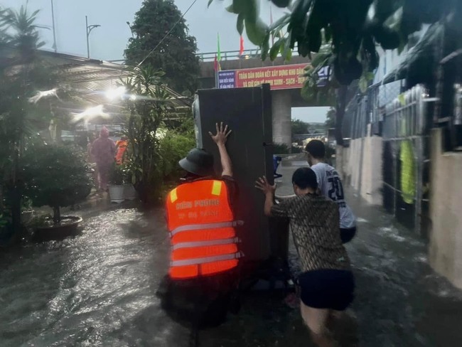 Dự báo hôm nay (8/11) mưa rất to, Đà Nẵng cảnh báo ngập lụt, sạt lở nhiều nơi, phải sơ tán nhân dân - Ảnh 3.