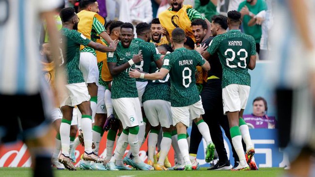 Saudi Arabia đăng cai World Cup 2034: Thêm một giải đấu gây tranh cãi? - Ảnh 1.