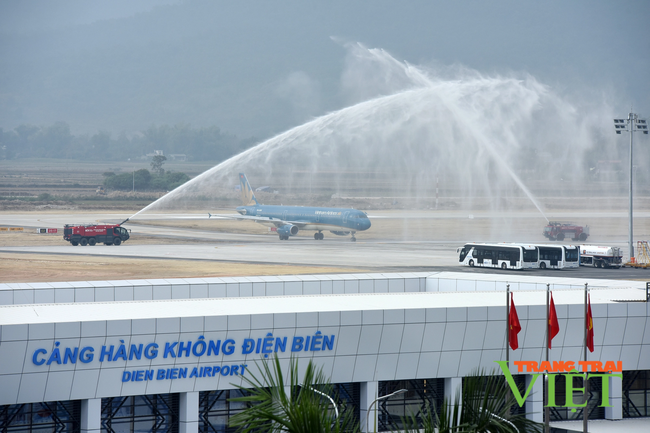 Điện Biên: Lần đầu tiên sân bay Điện Biên đón máy bay cỡ lớn Airbus A321   - Ảnh 2.