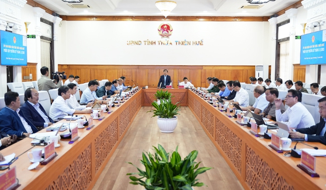 Chủ tịch Thừa Thiên Huế chỉ đạo kịp thời tháo gỡ khó khăn cho doanh nghiệp - Ảnh 1.