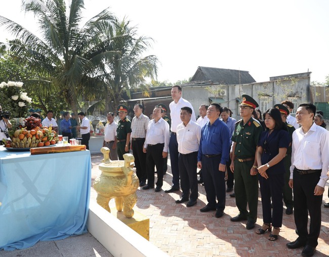 Trưởng ban Tuyên giáo Trung ương dự Lễ khởi công xây dựng 3 nhà tình nghĩa tại Tây Ninh - Ảnh 1.