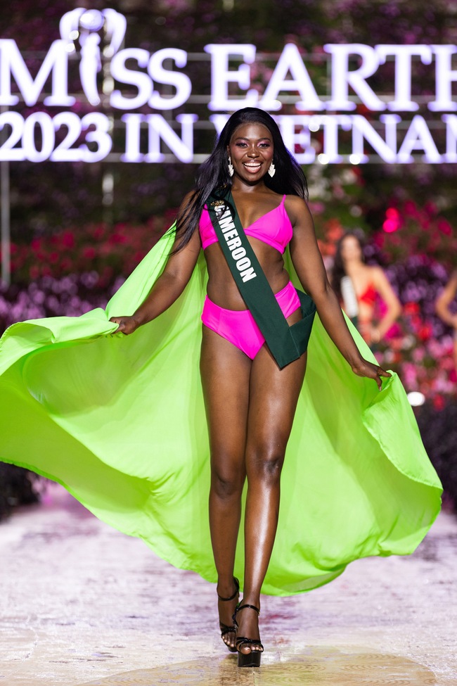 Bán kết Miss Earth 2023: Mỹ nhân Philippines mặc bikini nóng bỏng, Lan Anh bị đau chân vẫn trình diễn nổi bật nhất? - Ảnh 8.