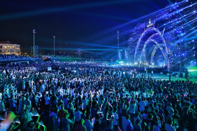 Maroon 5 và dàn sao Việt mang tới “cơn địa chấn” cảm xúc trong đêm 8Wonder Winter Festival - Ảnh 21.