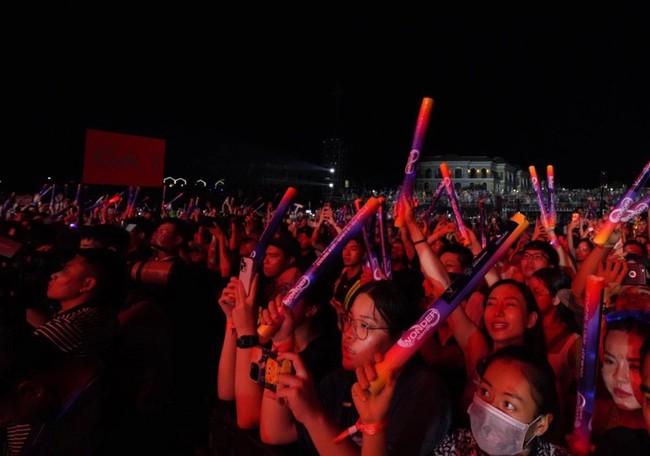 Maroon 5 và dàn sao Việt mang tới “cơn địa chấn” cảm xúc trong đêm 8Wonder Winter Festival - Ảnh 23.