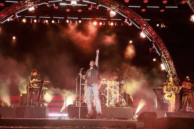 Maroon 5 và dàn sao Việt mang tới “cơn địa chấn” cảm xúc trong đêm 8Wonder Winter Festival - Ảnh 5.