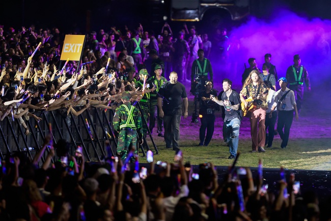 Maroon 5 và dàn sao Việt mang tới “cơn địa chấn” cảm xúc trong đêm 8Wonder Winter Festival - Ảnh 6.