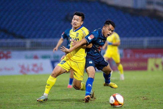 SLNA vs LPBank HAGL - Ảnh 3.