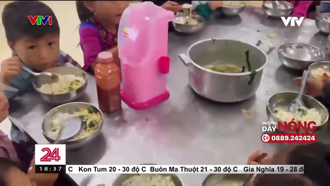 Sau vụ 11 học sinh ăn 2 gói mì tôm chan cơm ở Lào Cai: Bộ GDĐT chỉ đạo khẩn - Ảnh 1.
