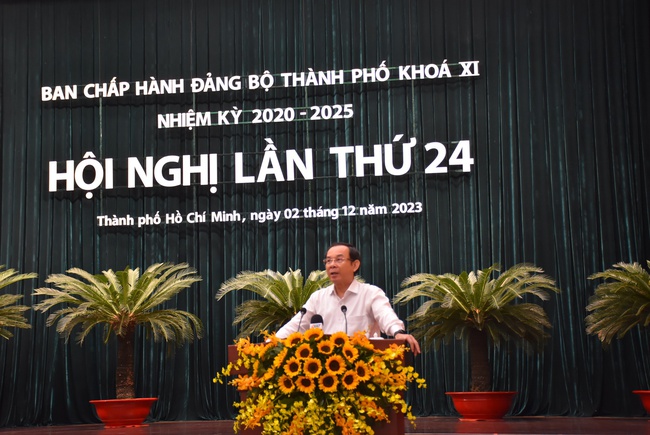 Bí thư TP.HCM Nguyễn Văn Nên: Kinh tế đêm thành phố thừa chỗ ngủ, thiếu chỗ chơi - Ảnh 3.