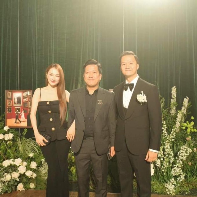 Trấn Thành và dàn sao Việt mặc đồ đen sang trọng đến đám cưới Diễm My 9x- Ảnh 2.