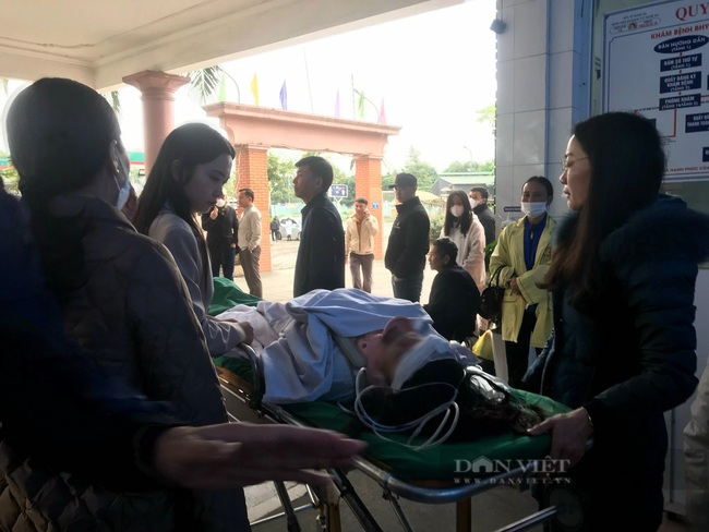 Nghệ An: Sập trần lớp học trường THPT Hermann Gmeiner Vinh, 8 học sinh bị thương - Ảnh 2.