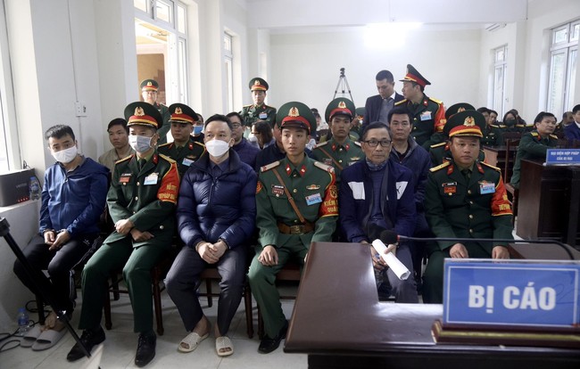 Lần đầu chịu xét xử, Phan Quốc Việt bị viện kiểm sát quân sự đề nghị phạt 26 năm tù - Ảnh 2.