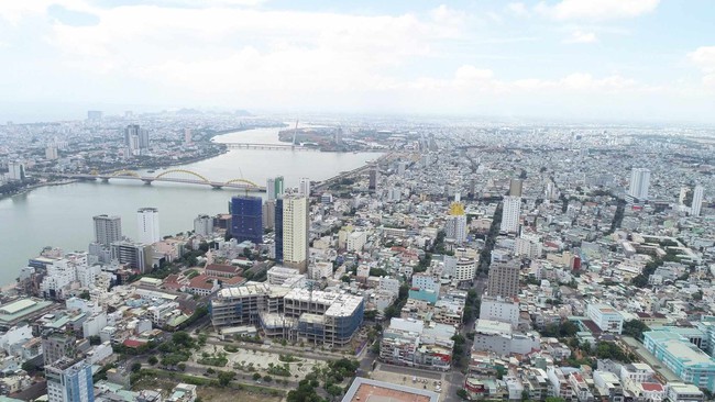 Đà Nẵng tăng trưởng kinh tế thấp nhất trong 5 thành phố trực thuộc Trung ương - Ảnh 1.