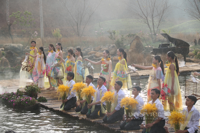 Mãn nhãn những màn trình diễn thời trang đặc sắc tại Măng Đen - Ảnh 2.