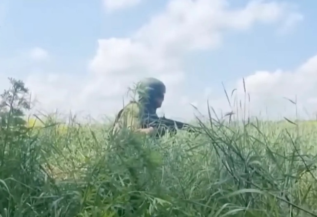 Xạ thủ bắn tỉa siêu đẳng nhất Ukraine gieo ác mộng cho lính Nga: Hãy để họ ngồi đó và sợ hãi! - Ảnh 2.