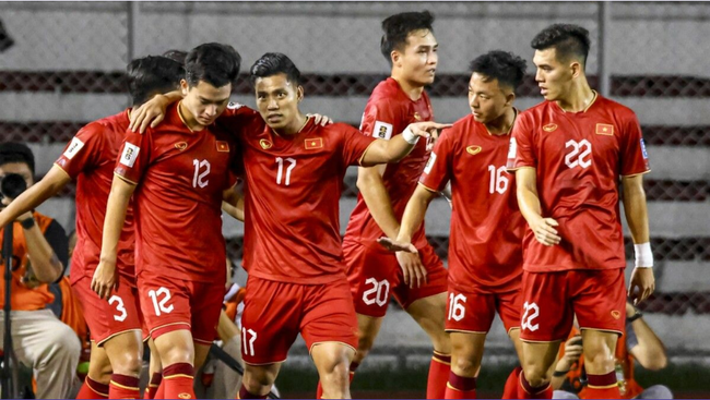 “ĐT Việt Nam sẽ gây bất ngờ tại Asian Cup 2023 nhờ HLV Troussier?&quot; - Ảnh 1.