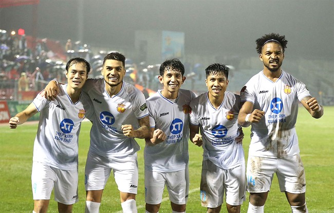 Thép xanh Nam Định lập kỷ lục lịch sử tại V.League - Ảnh 2.