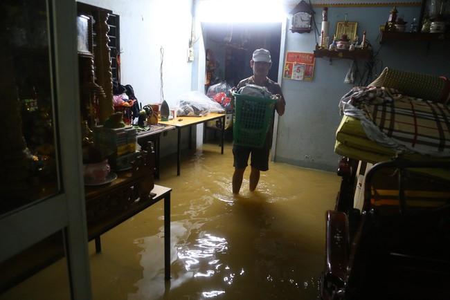 Nóng vấn đề ngập lụt tại buổi tiếp xúc cử tri tại Đà Nẵng - Ảnh 2.