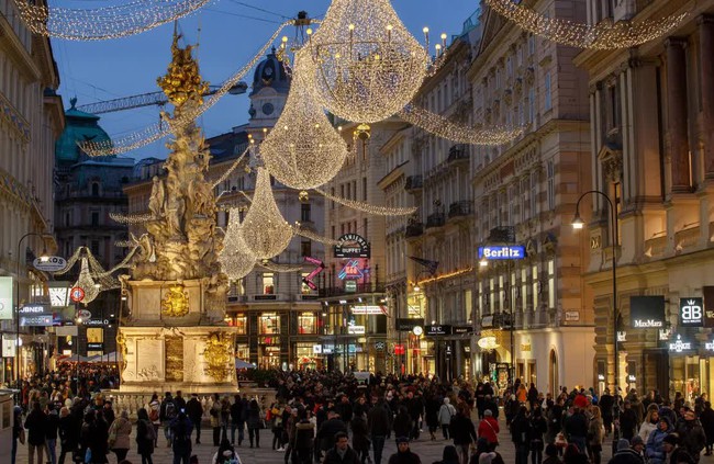 Những thành phố có lễ Giáng sinh &quot;độc nhất, vô nhị&quot; trên thế giới - Ảnh 1.