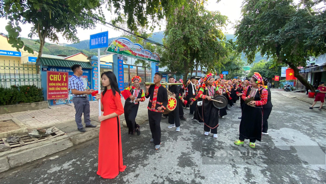 Đặc sắc lễ hội đường phố ở huyện biên giới Mường Tè - Ảnh 2.