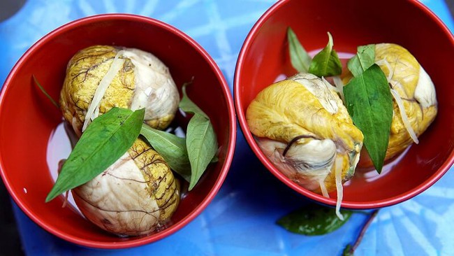 Người Việt thích trứng vịt lộn của Top &quot;món tệ nhất thế giới&quot; - Ảnh 1.