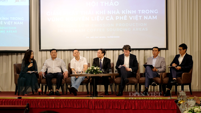 Các đại biểu chia sẻ ý kiến cũng như trách nhiệm của mình tại hội thảo giảm phát thải trong các vùng nguyên liệu cà phê Việt Nam. Ảnh: Nguyên Vỹ