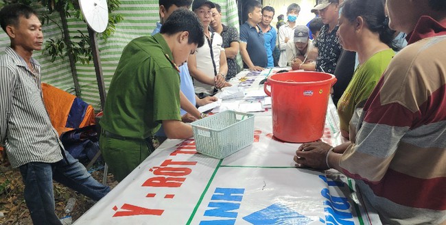 Tiền Giang: Tổ chức hội chợ trá hình để cờ bạc ăn tiền - Ảnh 1.