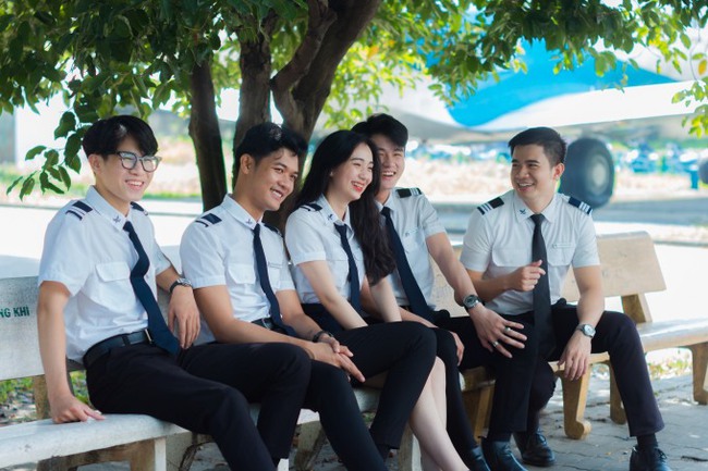 VNUR công bố top 100 trường ĐH Việt Nam năm 2023, bất ngờ với ngôi vị thứ 3 - Ảnh 3.