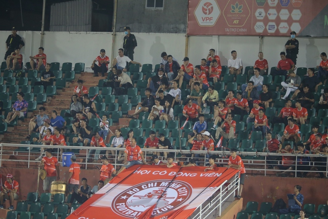 Độc lạ Sài Gòn: Giải bóng đá sinh viên, khán giả đông hơn V.League - Ảnh 4.