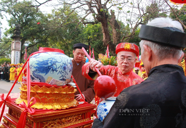 Nghi lễ rước nước, tế cá tri ân tổ tiên nhà Trần có gì đặc biệt mà vạn người mê - Ảnh 8.