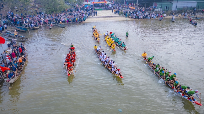 Du khách đổ về ngôi làng nổi tiếng ở TT-Huế xem lễ hội cầu ngư  - Ảnh 6.