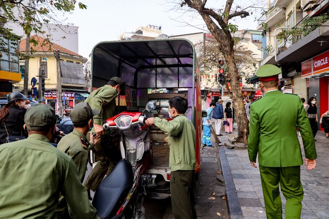 Hà Nội tổng kiểm tra, xử lý các vi phạm lĩnh vực giao thông đô thị - Ảnh 1.