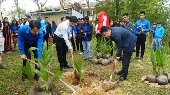 Trung ương Đoàn hỗ trợ Thừa Thiên Huế nguồn lực xây dựng nông thôn mới - Ảnh 2.