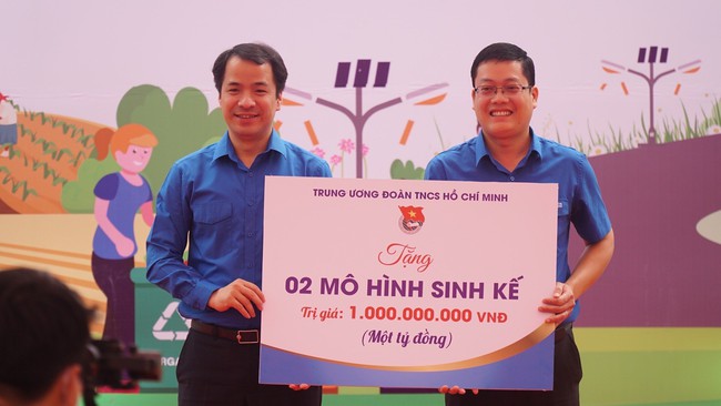 Trung ương Đoàn hỗ trợ Thừa Thiên Huế nguồn lực xây dựng nông thôn mới - Ảnh 1.