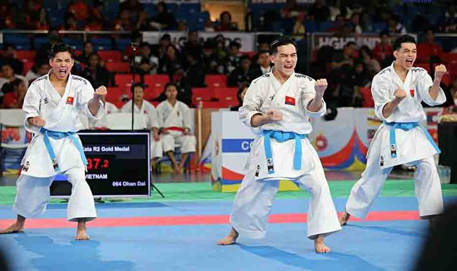 Giành ngôi đầu Đông Nam Á, karate Việt Nam chạy đà hoàn hảo cho SEA Games 32 - Ảnh 3.