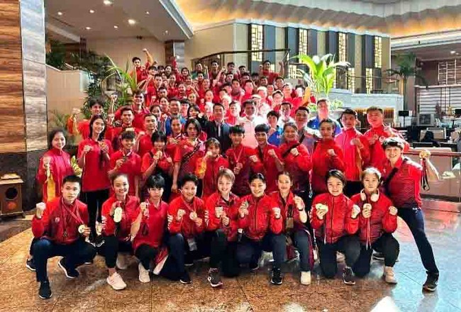 Giành ngôi đầu Đông Nam Á, karate Việt Nam chạy đà hoàn hảo cho SEA Games 32 - Ảnh 1.