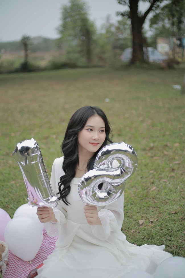 Hoa khôi bóng chuyền Lại Khánh Huyền: 18 tuổi, đẹp như hoa hậu - Ảnh 3.