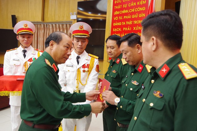 Bộ Chỉ huy quân sự tỉnh Thừa Thiên Huế có Chỉ huy trưởng và Tham mưu trưởng mới  - Ảnh 1.