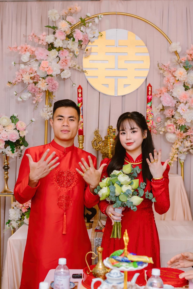 Đám cưới có cả &quot;nghé&quot; của cựu đội phó U23 Việt Nam - Ảnh 2.
