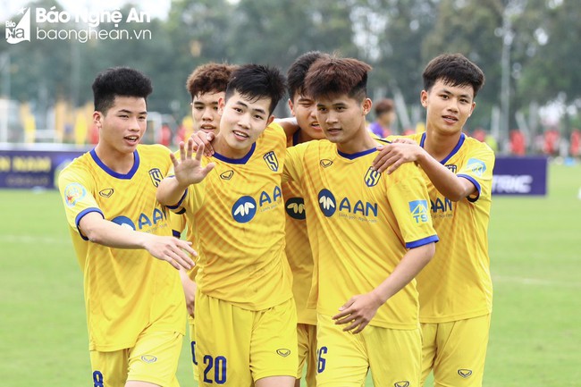 8 cầu thủ SLNA được triệu tập lên U17 Việt Nam gồm những ai? - Ảnh 1.
