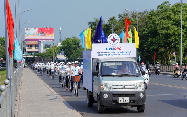 Điện lực Thừa Thiên Huế triển khai nhiều hoạt động hưởng ứng chiến dịch Giờ Trái đất năm 2023 - Ảnh 1.