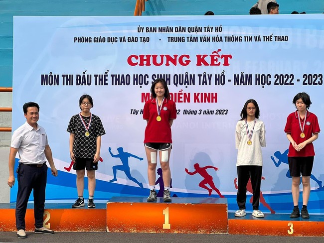 Con gái hoa khôi bóng chuyền Kim Huệ: Giỏi giang, xinh đẹp, 15 tuổi đã cao gần 1m80 - Ảnh 10.