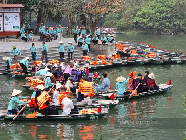 Du lịch Ninh Bình: Đón 3,2 triệu lượt khách trong tháng 3 - Ảnh 1.